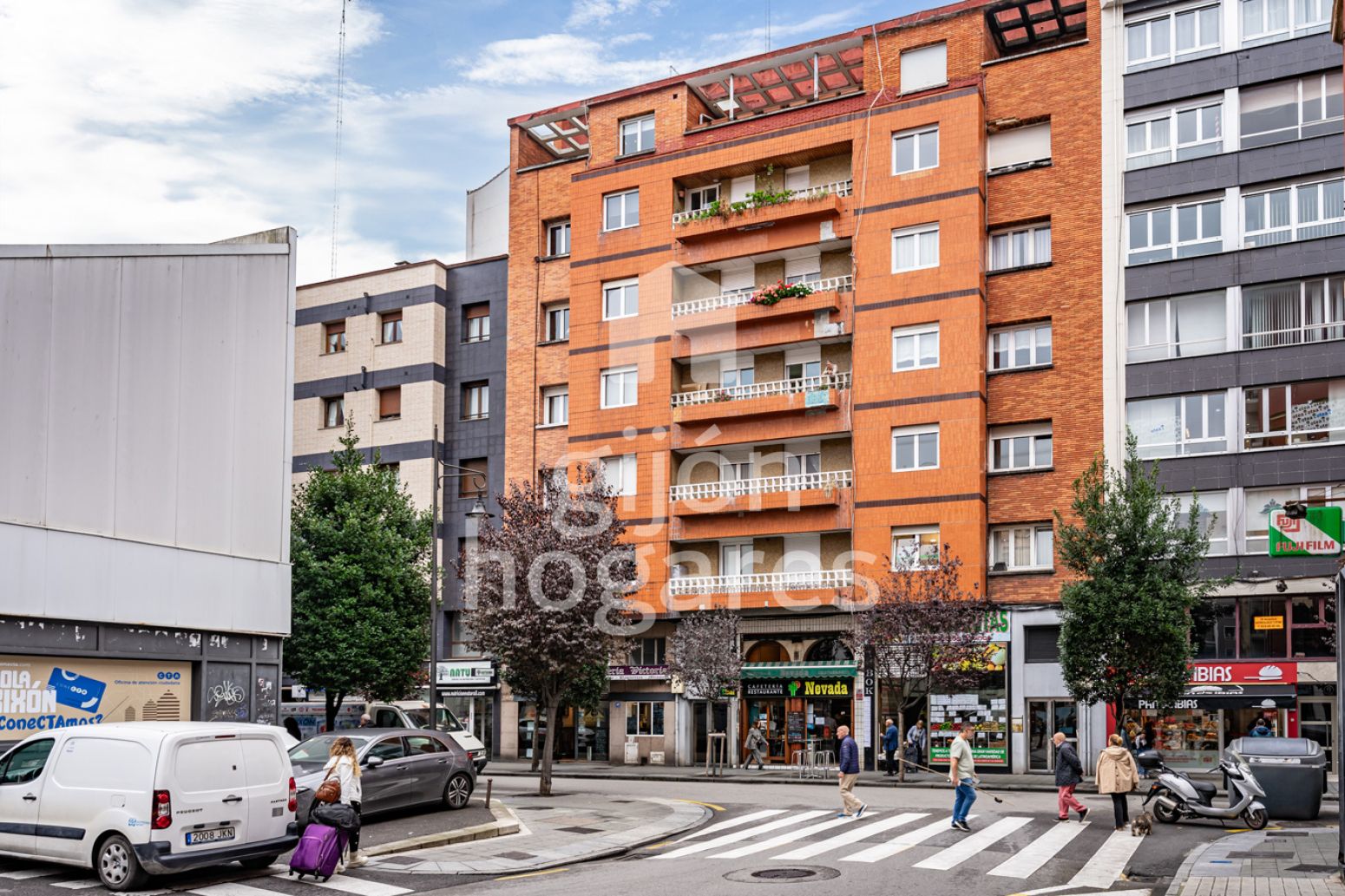 Vista exterior de Pis en venda en Gijón  amb Calefacció, Terrassa i Traster