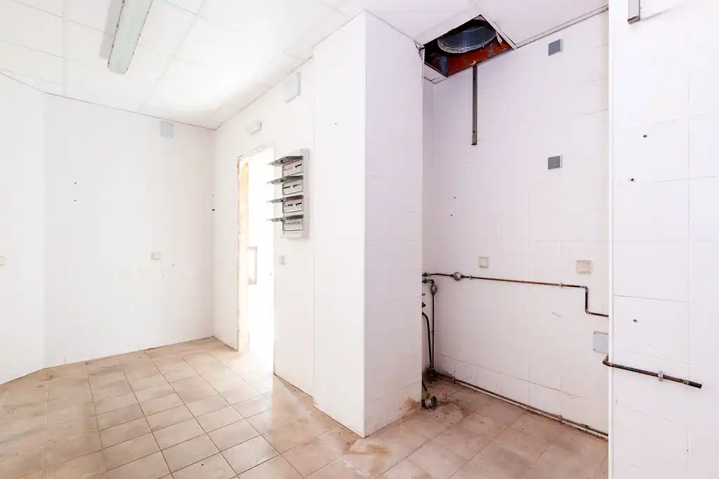 Business premises for sale in C/ Noliva, imagen 20