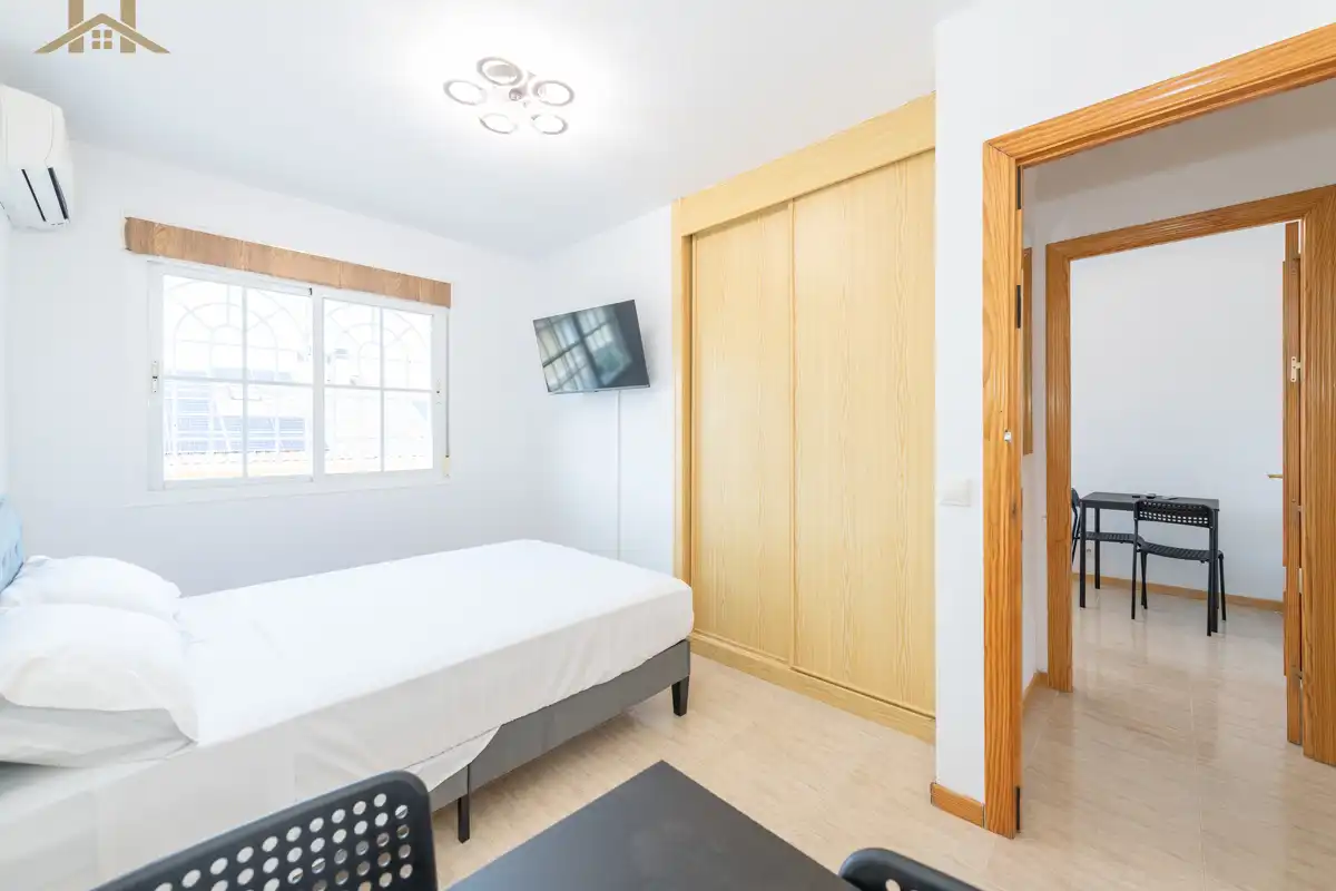 Habitación de Casa adosada en venta en Loeches con Aire acondicionado, Calefacción y Jardín privado