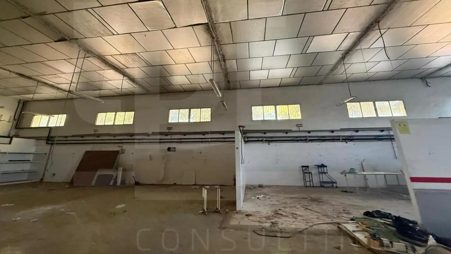 Fabrikhallen zur Miete in Utiel, Valencia