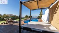 Schwimmbecken von Country house zum verkauf in Monachil mit Klimaanlage, Terrasse und Schwimmbad