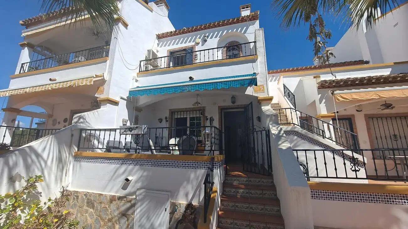 Casa rústica con jardín en venta en N/A