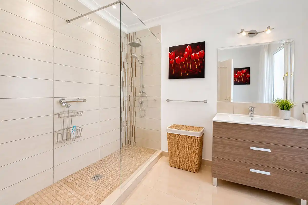 Baño de Casa o chalet en venta en Sotogrande con Aire acondicionado, Jardín privado y Terraza