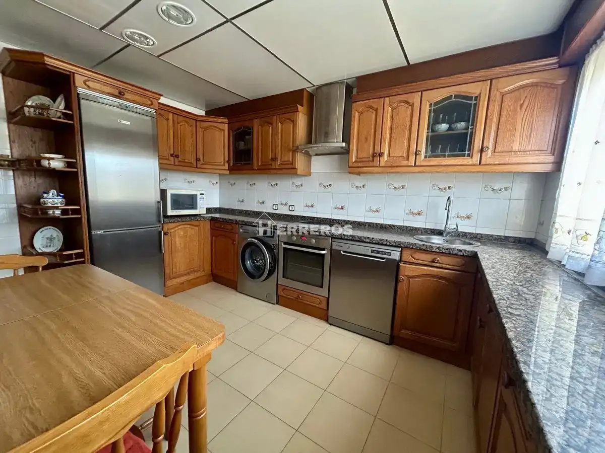 Cocina de Casa adosada en venta en Baños de Río Tobía con Aire acondicionado, Calefacción y Parquet