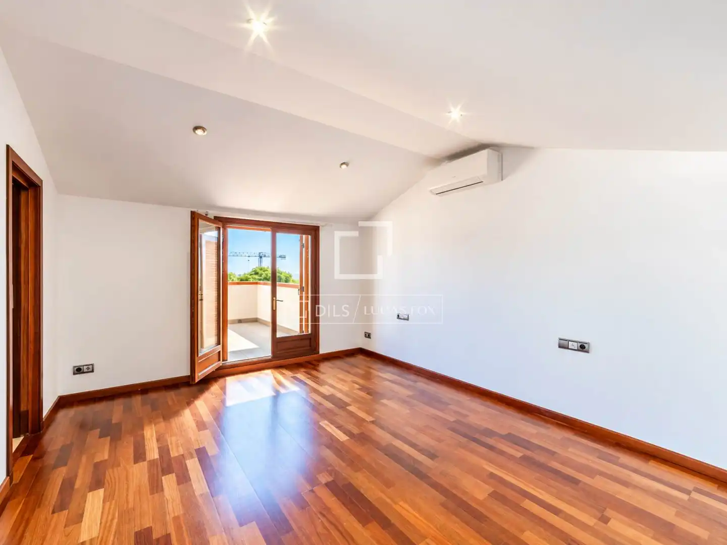Detached house with terrace for sale in Vallpineda - Santa Bárbara, imagen 12