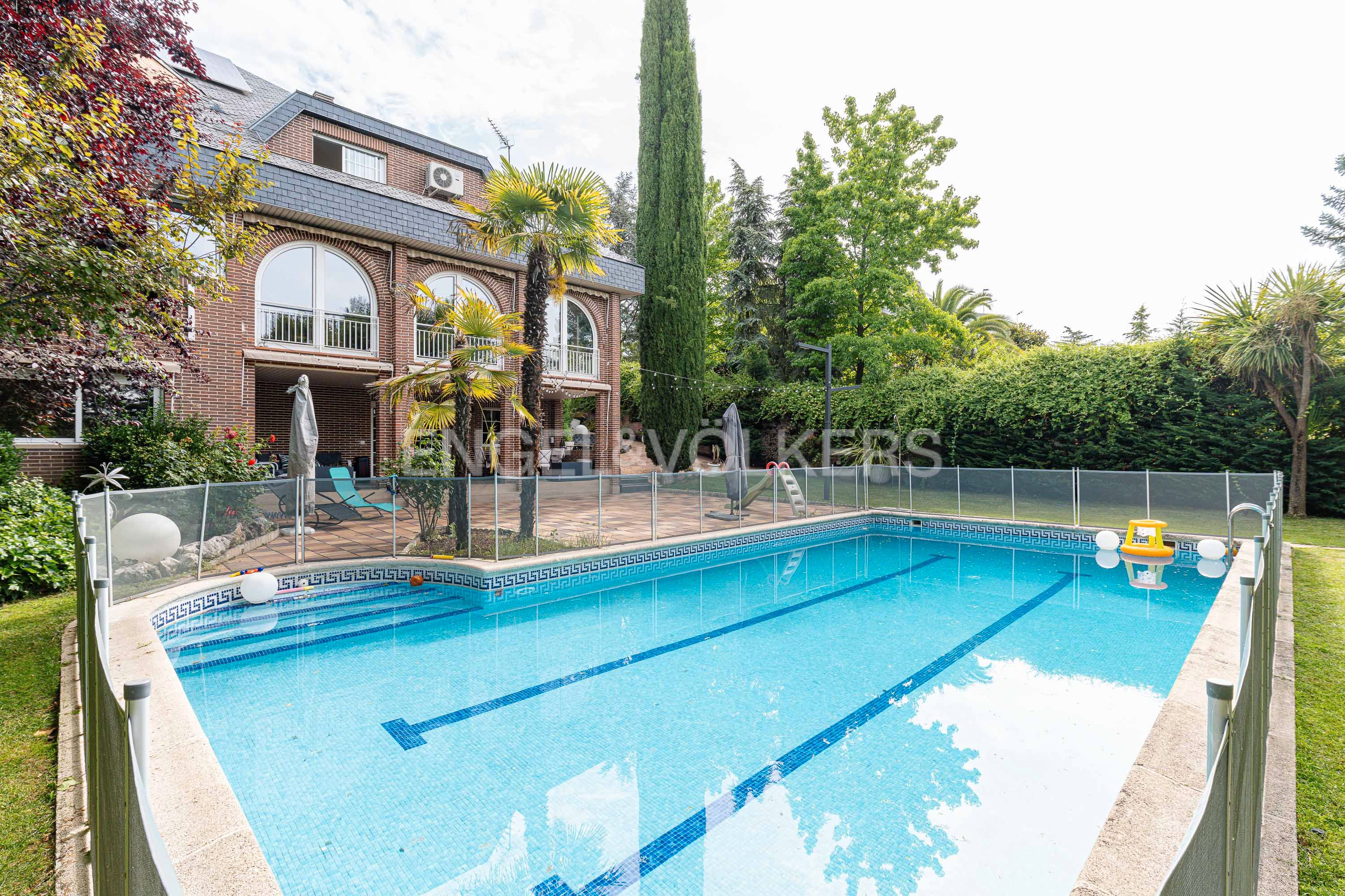 Swimming pool of House or chalet to rent in Las Rozas de Madrid  with Air Conditioner, Heating and Private garden