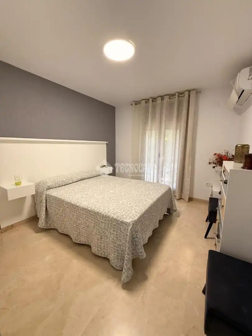 Schlafzimmer von Einfamilien-Reihenhaus zum Verkauf in Alcalá de Guadaira mit Klimaanlage und Terrasse