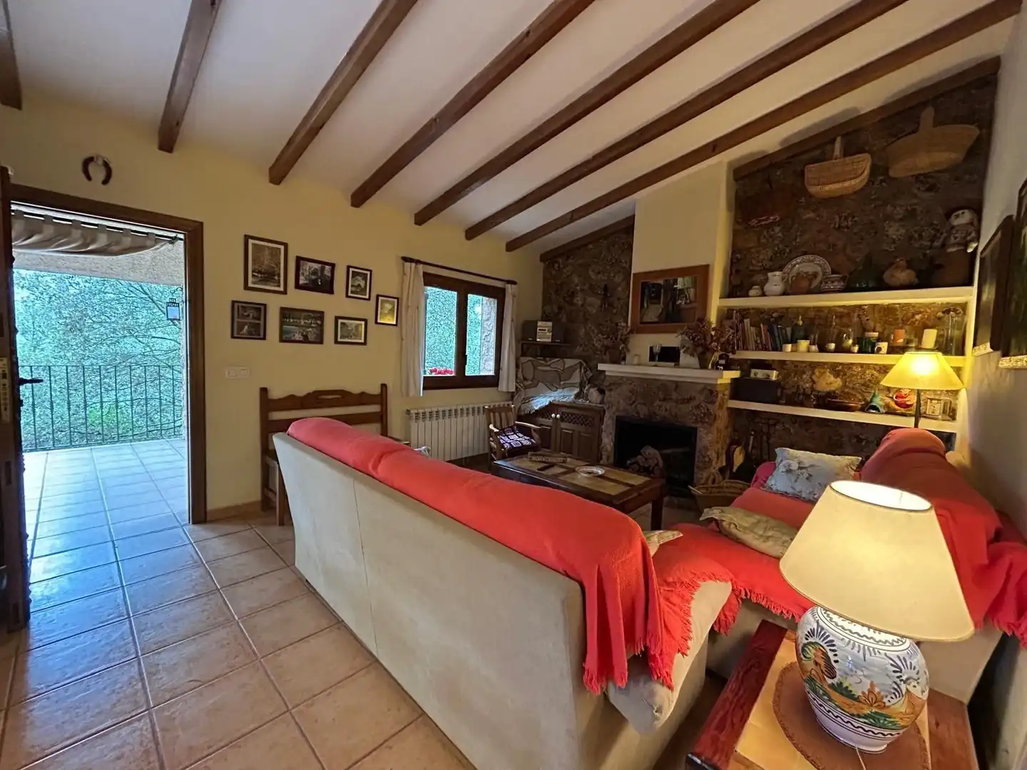 Sala de estar de Finca rústica en venta en Riópar con Terraza, Trastero y Amueblado