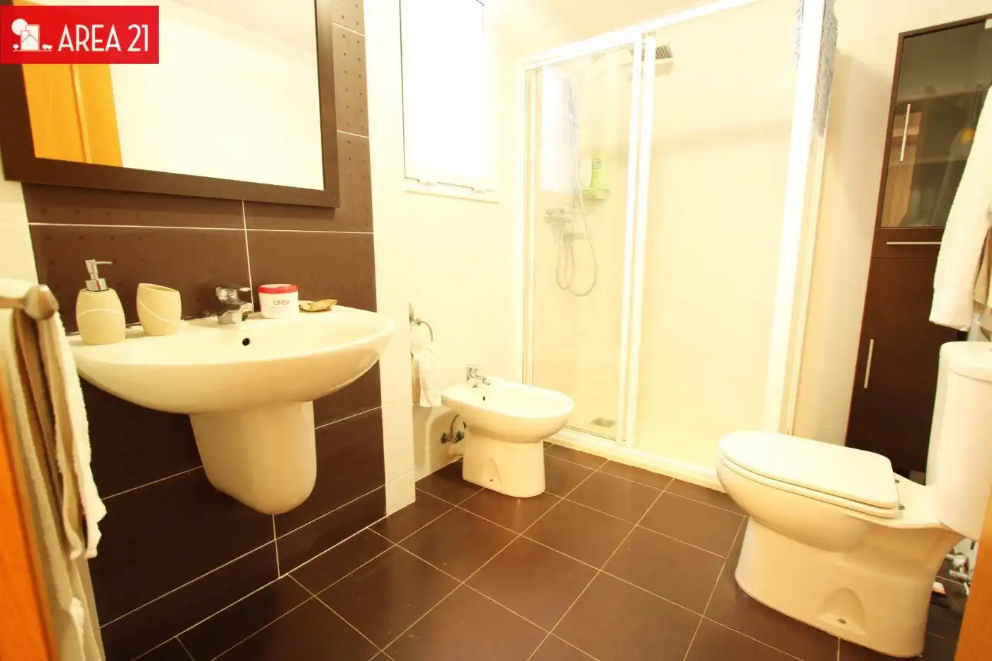 Bathroom of Detached homes for rent in La Pobla de Vallbona  with Air Conditioner, Heating and Terrace