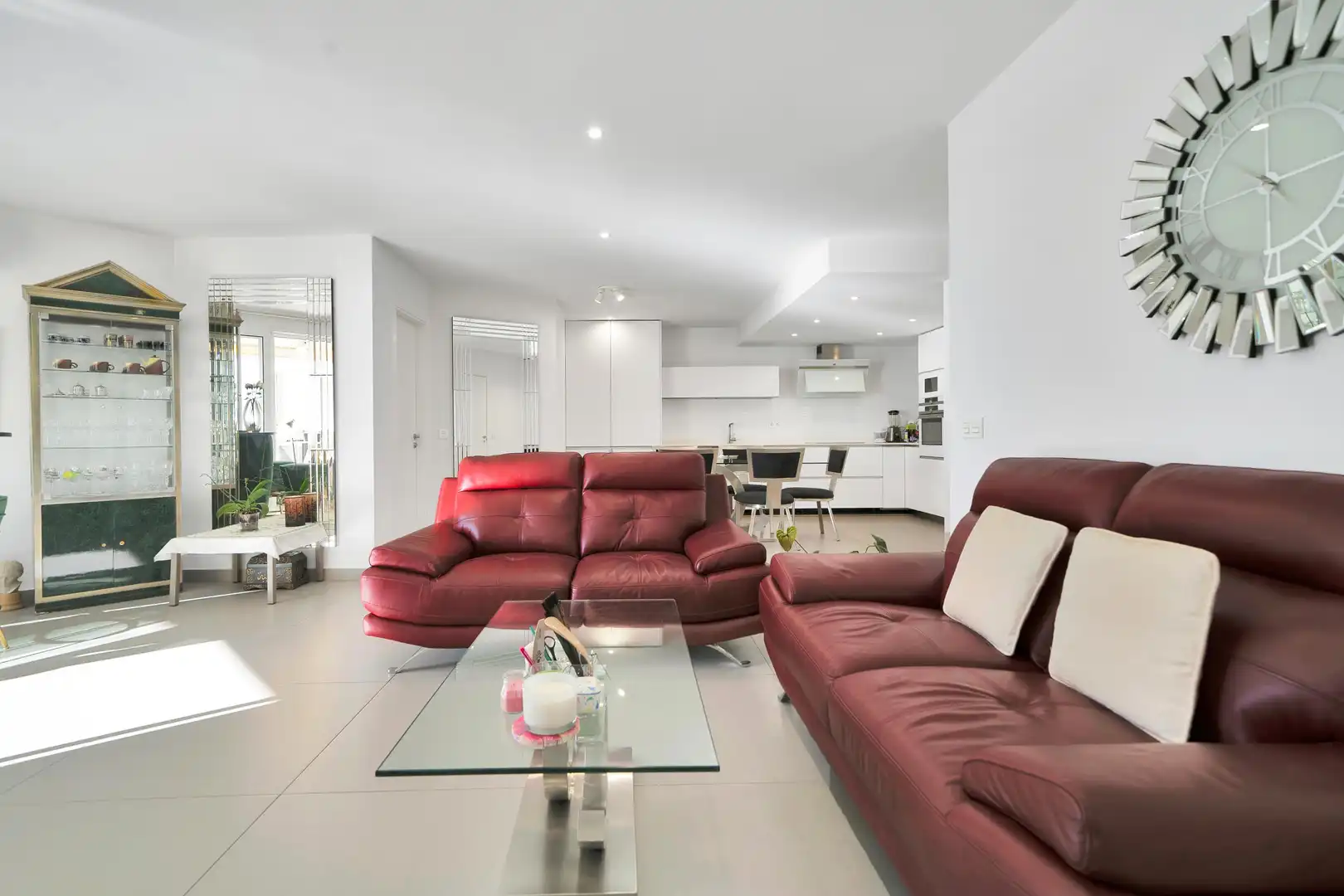 Sala de estar de Apartamento en venta en Marbella con Calefacción, Terraza y Piscina comunitaria