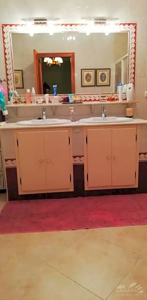Bathroom of Houses for sale in Nueva Carteya  with Air Conditioner, Heating and Parquet flooring