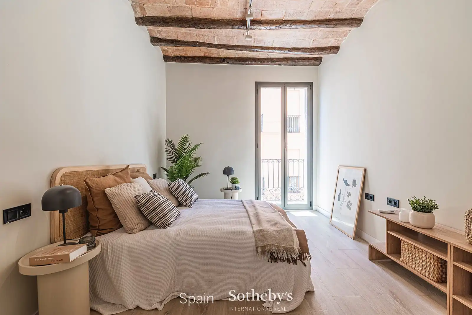 Dormitori de Apartament en venda en Barcelona amb Aire condicionat, Calefacció i Terrassa