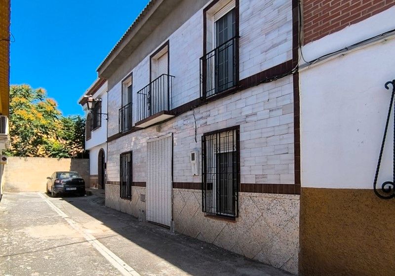 Vista exterior de Casa o xalet en venda en Padul amb Terrassa