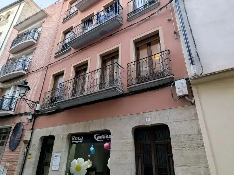 Vista exterior de Pis en venda en Alcañiz amb Balcó