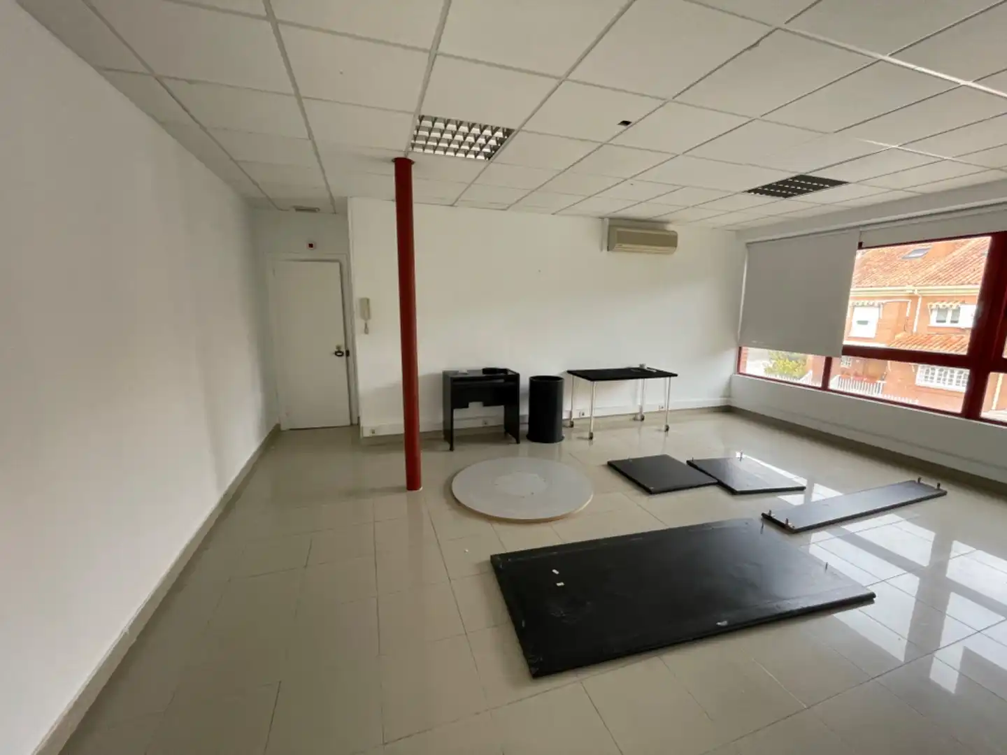 Office for rent in Alcalá de Henares  with Air Conditioner