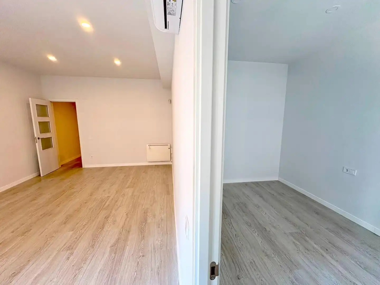 Flat for sale in Barcelona  with Air Conditioner, Heating and Parquet flooring