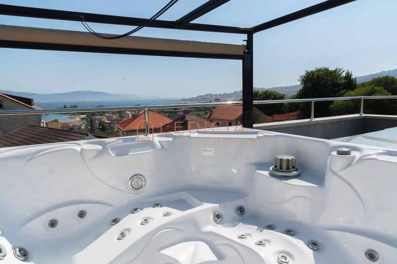 Terrace of Houses for sale in Moaña  with Heating, Private garden and Swimming Pool