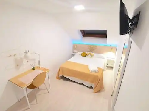 Flat with lift for sale in Calle HERMINIA FARIÑA COBIAN, imagen 2
