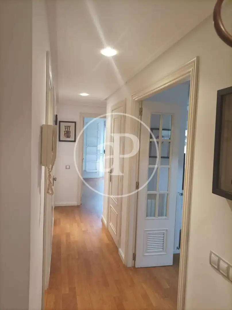 Wohnung zur Miete in Valencia mit Klimaanlage, Möbliert und Balkon