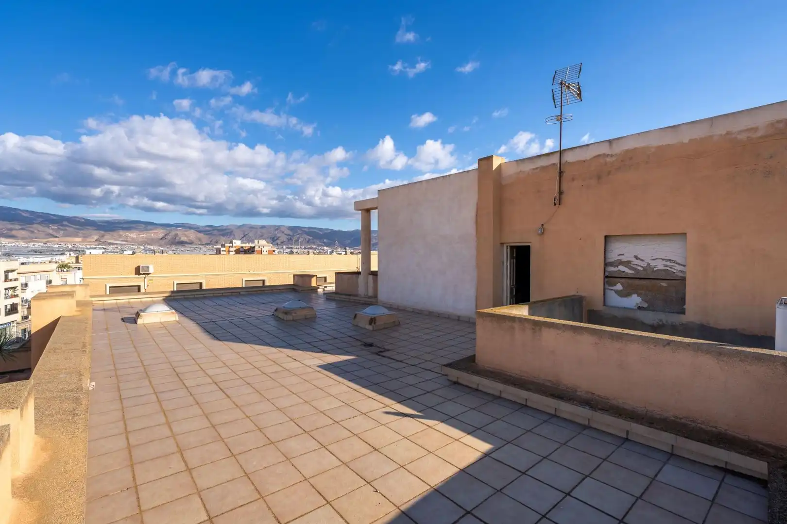 Terrasse von Gebäude zum Verkauf in Roquetas de Mar