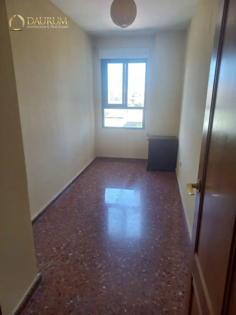 Flat for sale in Valencia  with Air Conditioner, Heating and Terrace