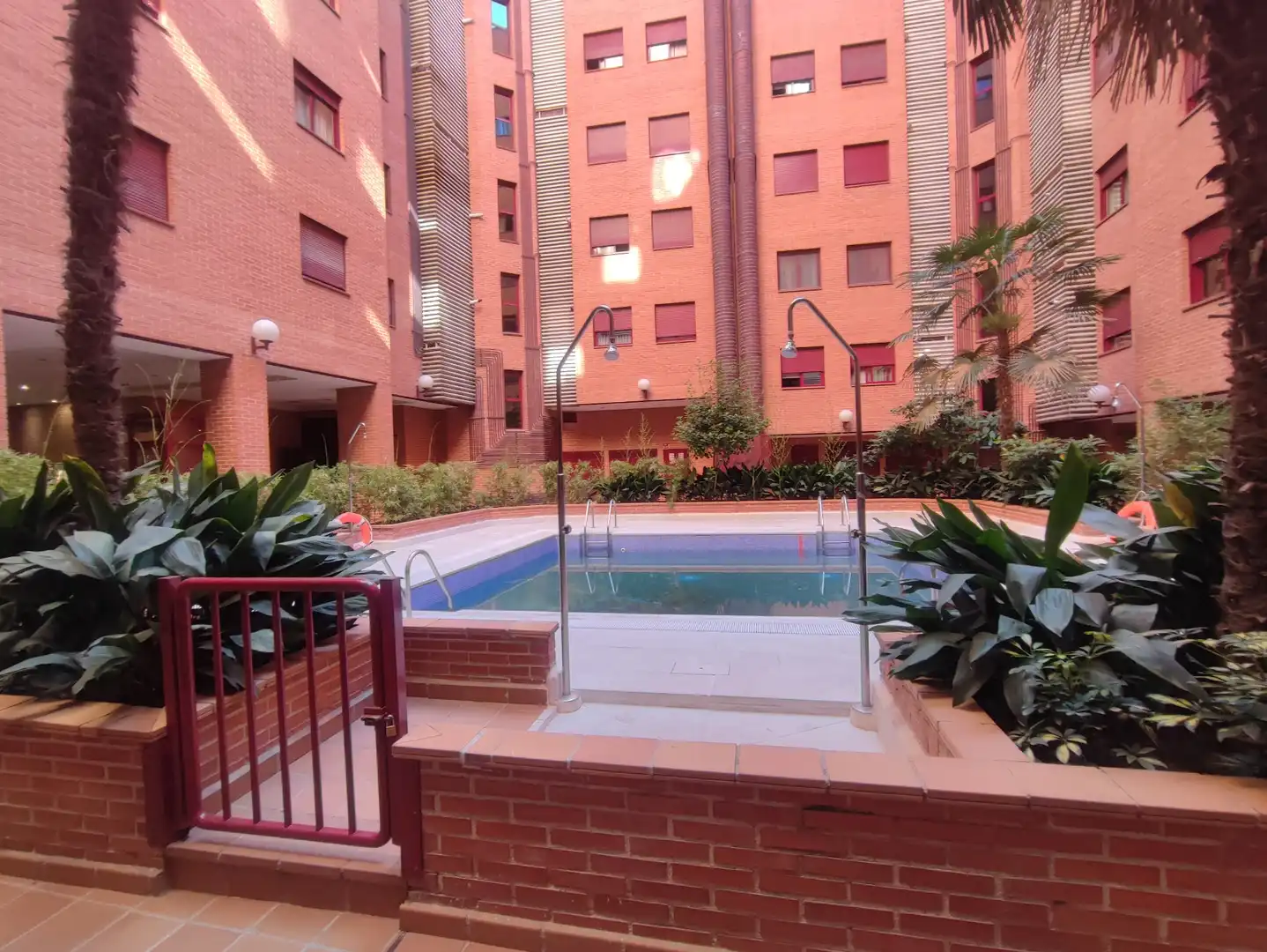 Piscina de Pis en venda en Madrid amb Aire condicionat, Calefacció i Parquet