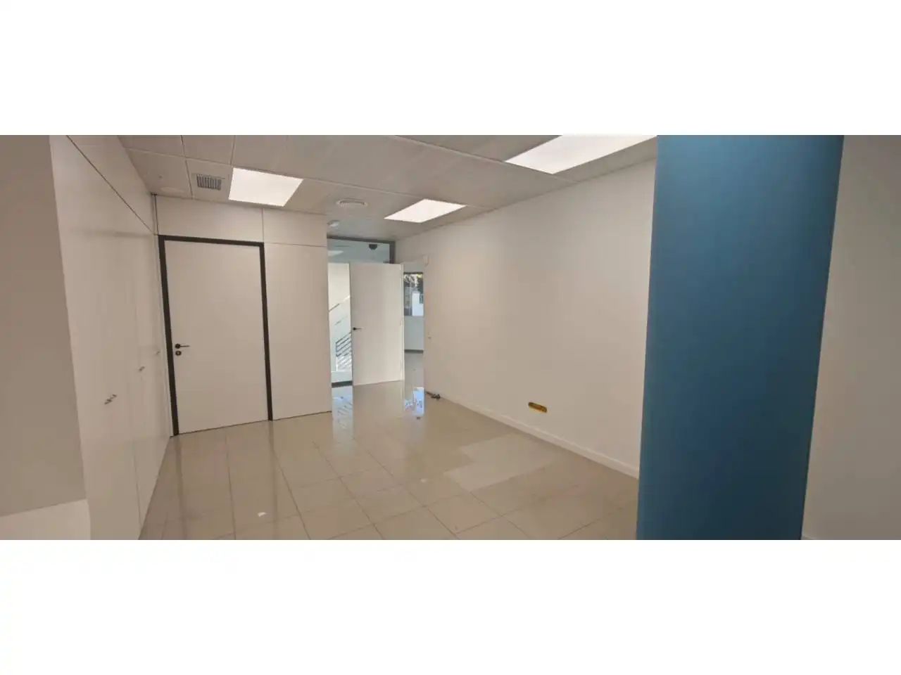 Business premises for sale in Avenida Pau, imagen 27