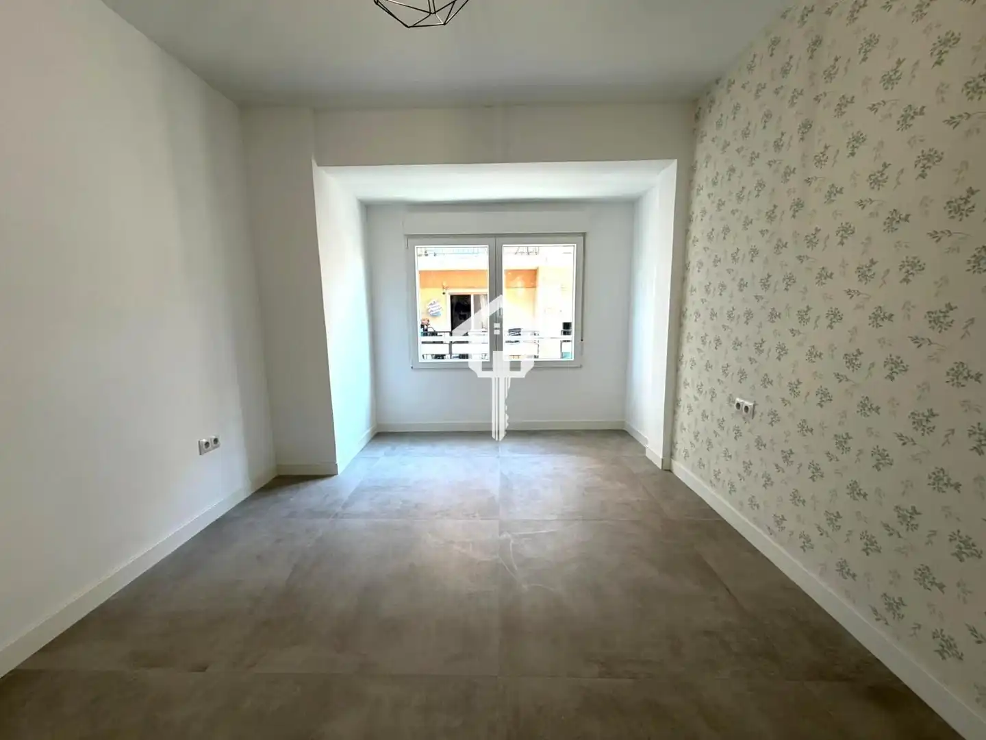 Habitación de Piso en venta en Alicante / Alacant con Balcón