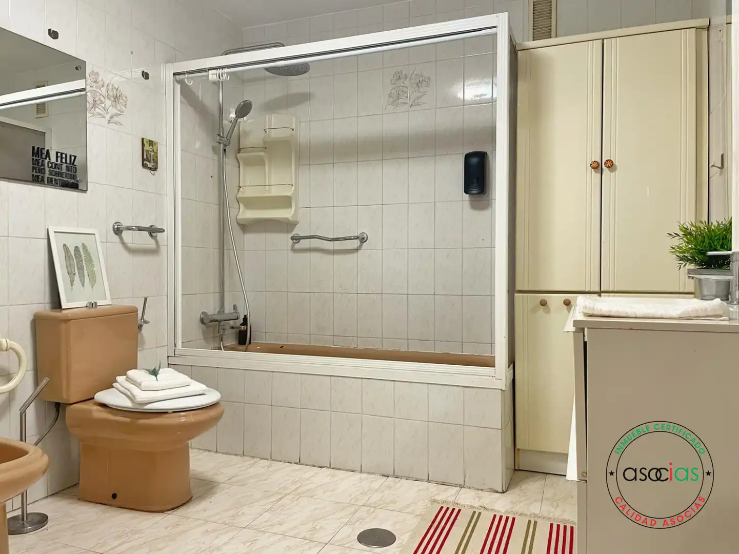 Badezimmer von Wohnung zum Verkauf in Gijón  mit Heizung, Parkett und Abstellraum