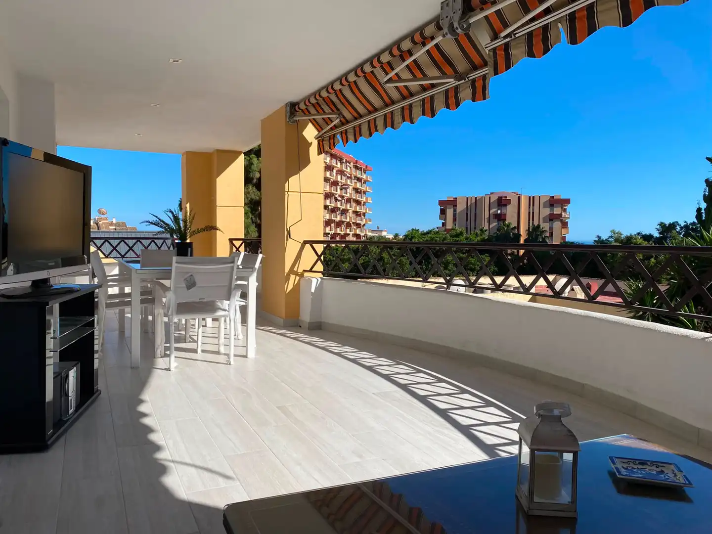 Terrassa de Pis de lloguer en Benalmádena amb Aire condicionat, Terrassa i Moblat