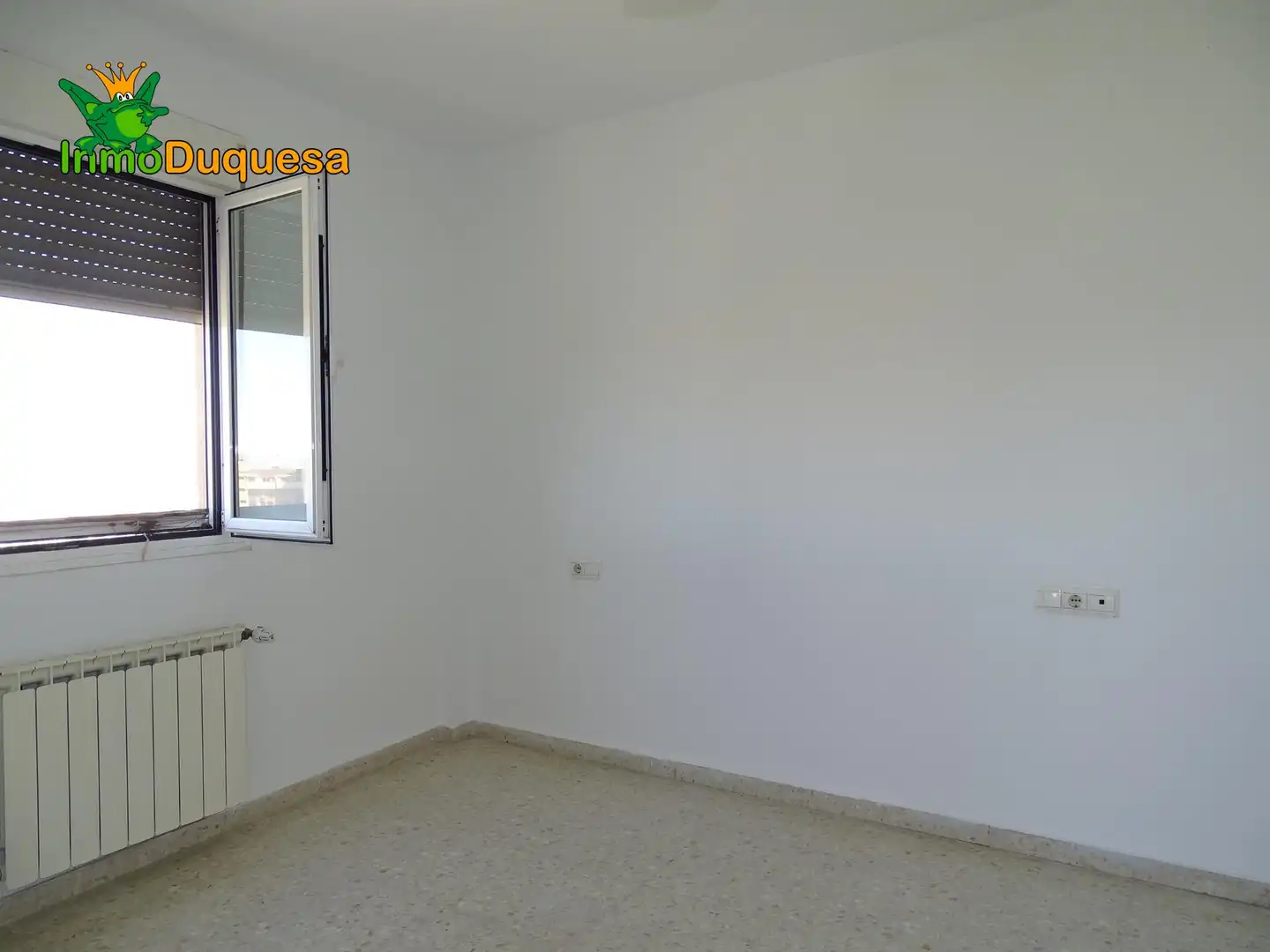 Flat for sale in Granada  with Air Conditioner, Heating and Storage room
