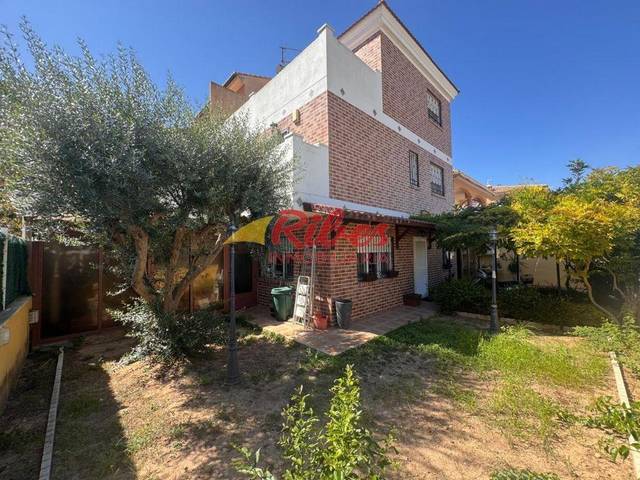 Casa adosada en Venta en Bulevar del Xúquer