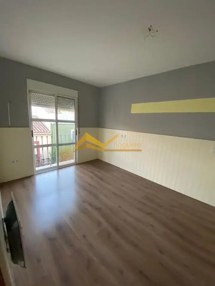 Schlafzimmer von Wohnung zum Verkauf in Guarromán mit Heizung und Balkon