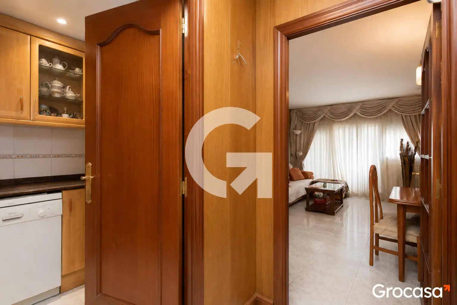 Flat for sale in Cornellà de Llobregat  with Air Conditioner, Furnished and Oven