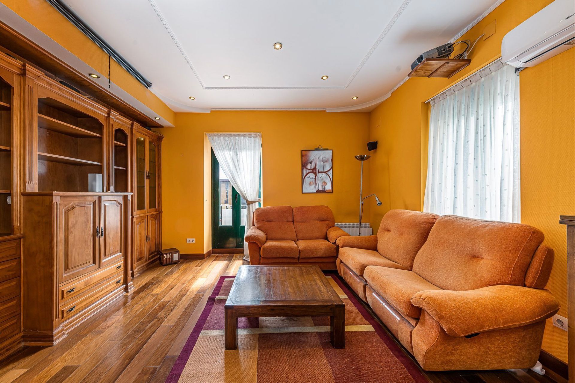 Sala d'estar de Apartament en venda en San Lorenzo de El Escorial amb Aire condicionat