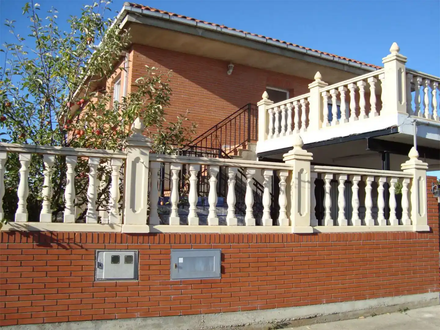 Terrassa de Casa o xalet en venda en Muelas del Pan