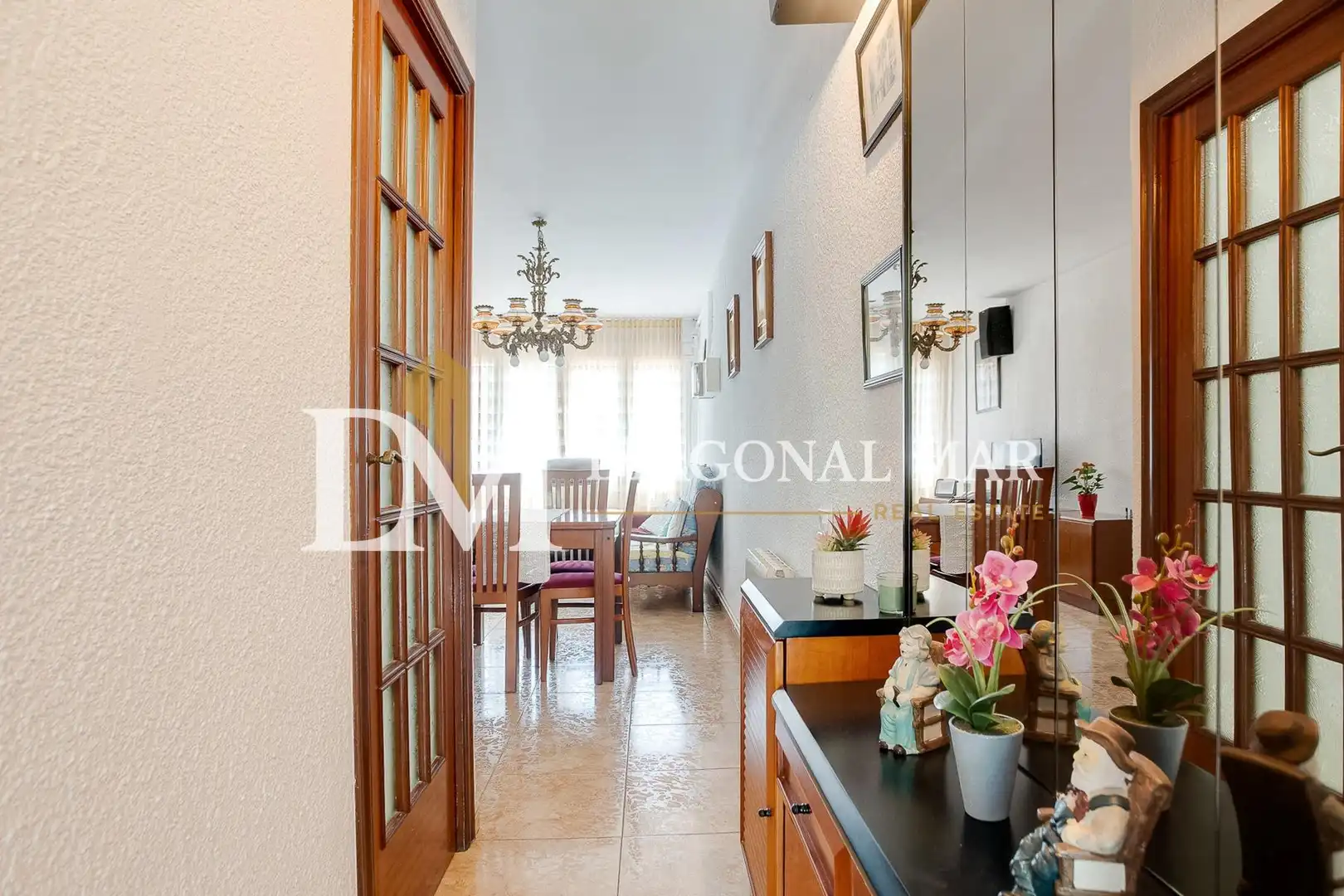 Einfamilien-Reihenhaus zum Verkauf in Barcelona mit Terrasse