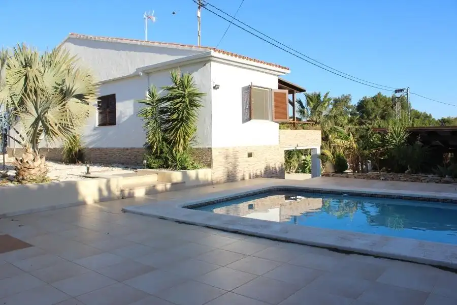Exterior view of Houses for rent in Callosa d'en Sarrià  with Air Conditioner, Heating and Private garden