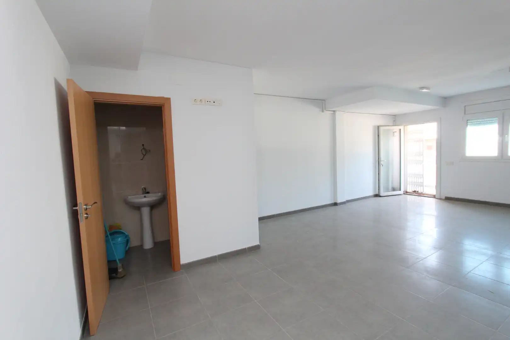 Local commercial à vendre à Carrer del Doctor Antoni Pujades Fabregat, imagen 5