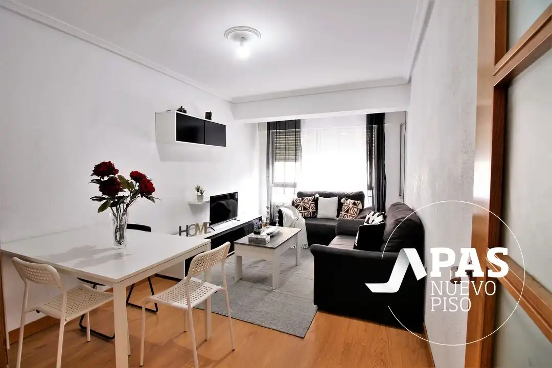 Sala de estar de Piso en venta en Santander con Calefacción