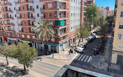 Vista exterior de Pis en venda en  Valencia Capital amb Aire condicionat i Balcó