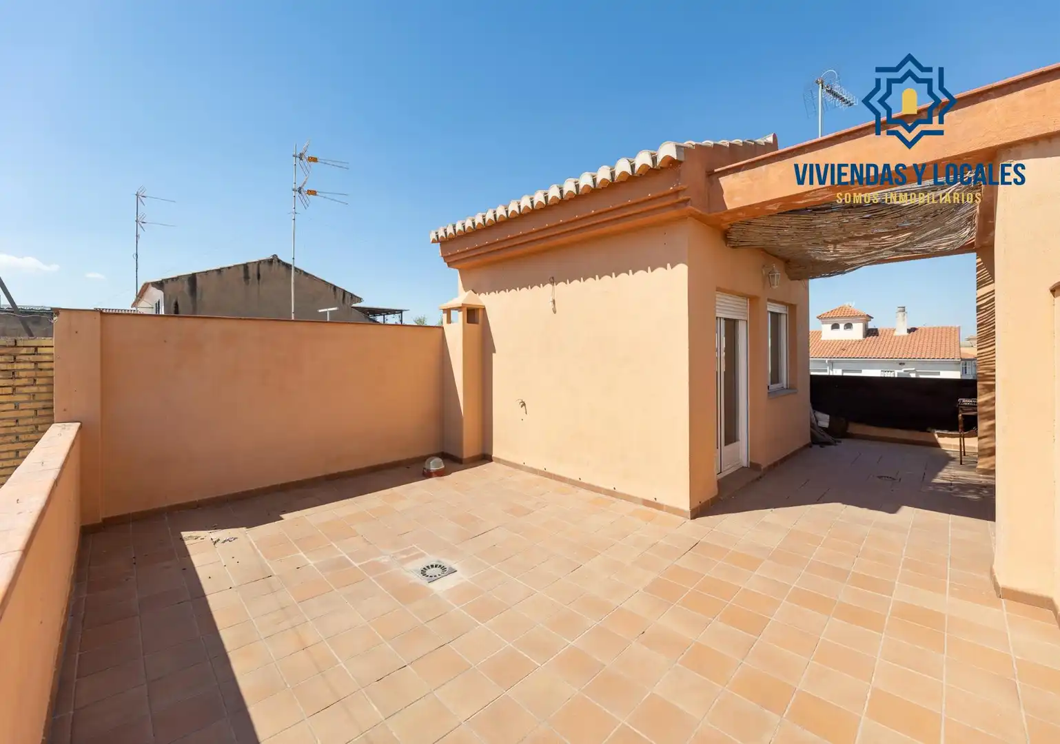 Terraced house with terrace for sale in San Antón