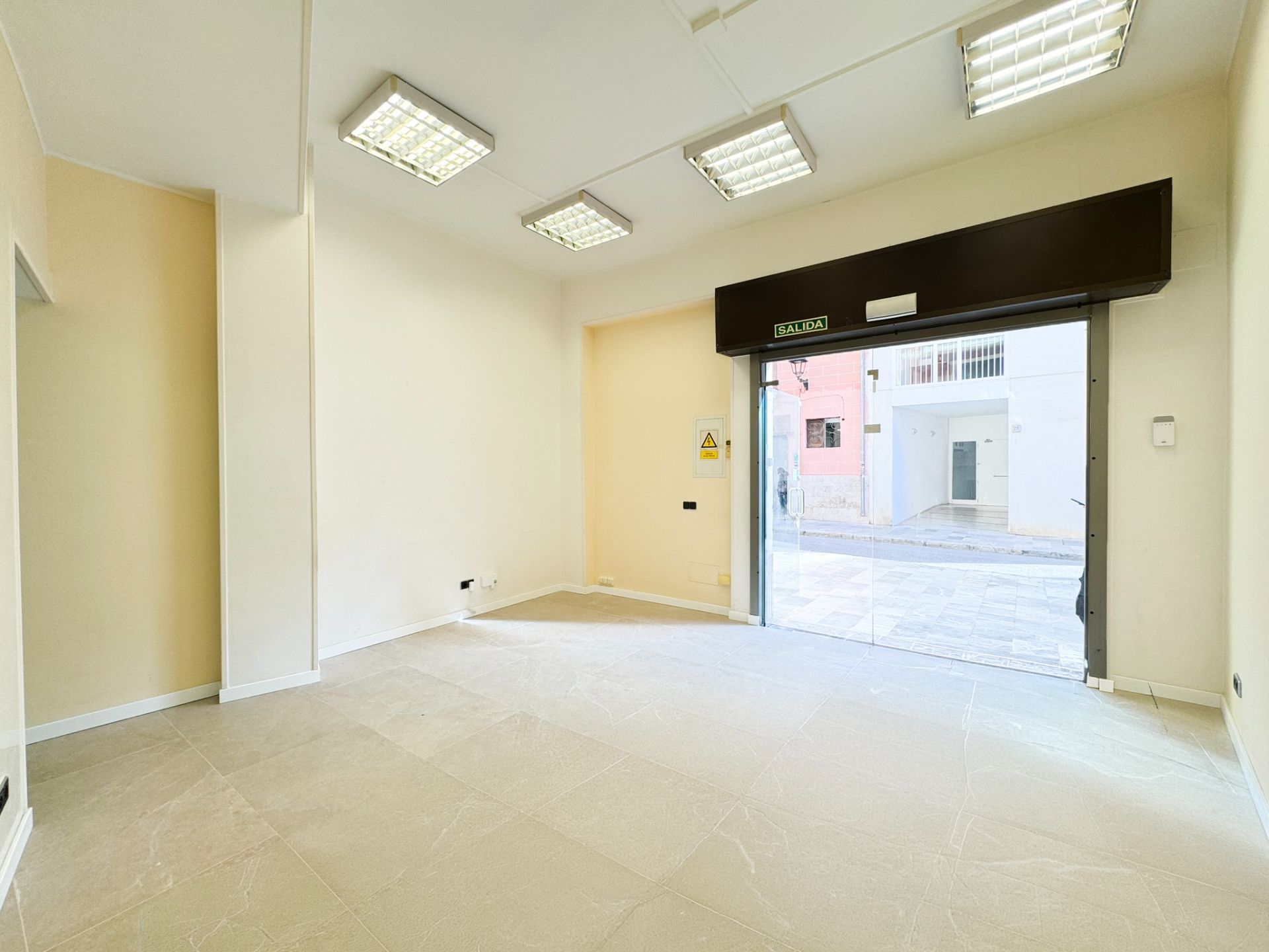 Premises for rent in  Palma de Mallorca  with Air Conditioner