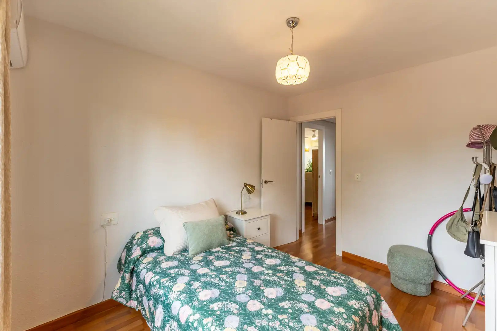 Dormitori de Apartament en venda en Serra, Valencia