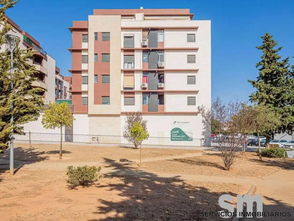 Vista exterior de Local en venta en Mairena del Aljarafe
