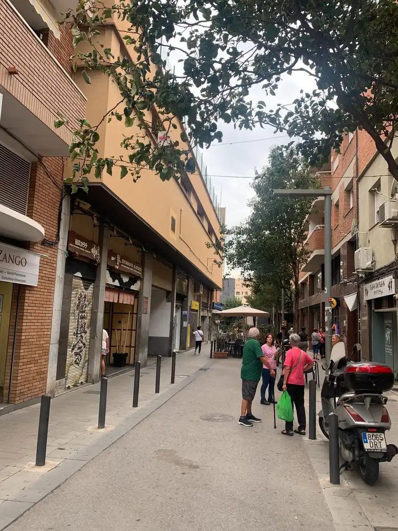 Vista exterior de Garatge en venda en Badalona amb Alarma