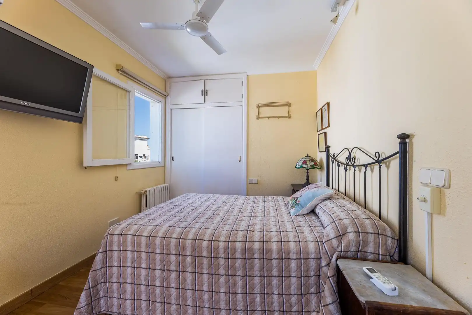 Schlafzimmer von Einfamilien-Reihenhaus zum Verkauf in Ses Salines mit Klimaanlage, Heizung und Terrasse