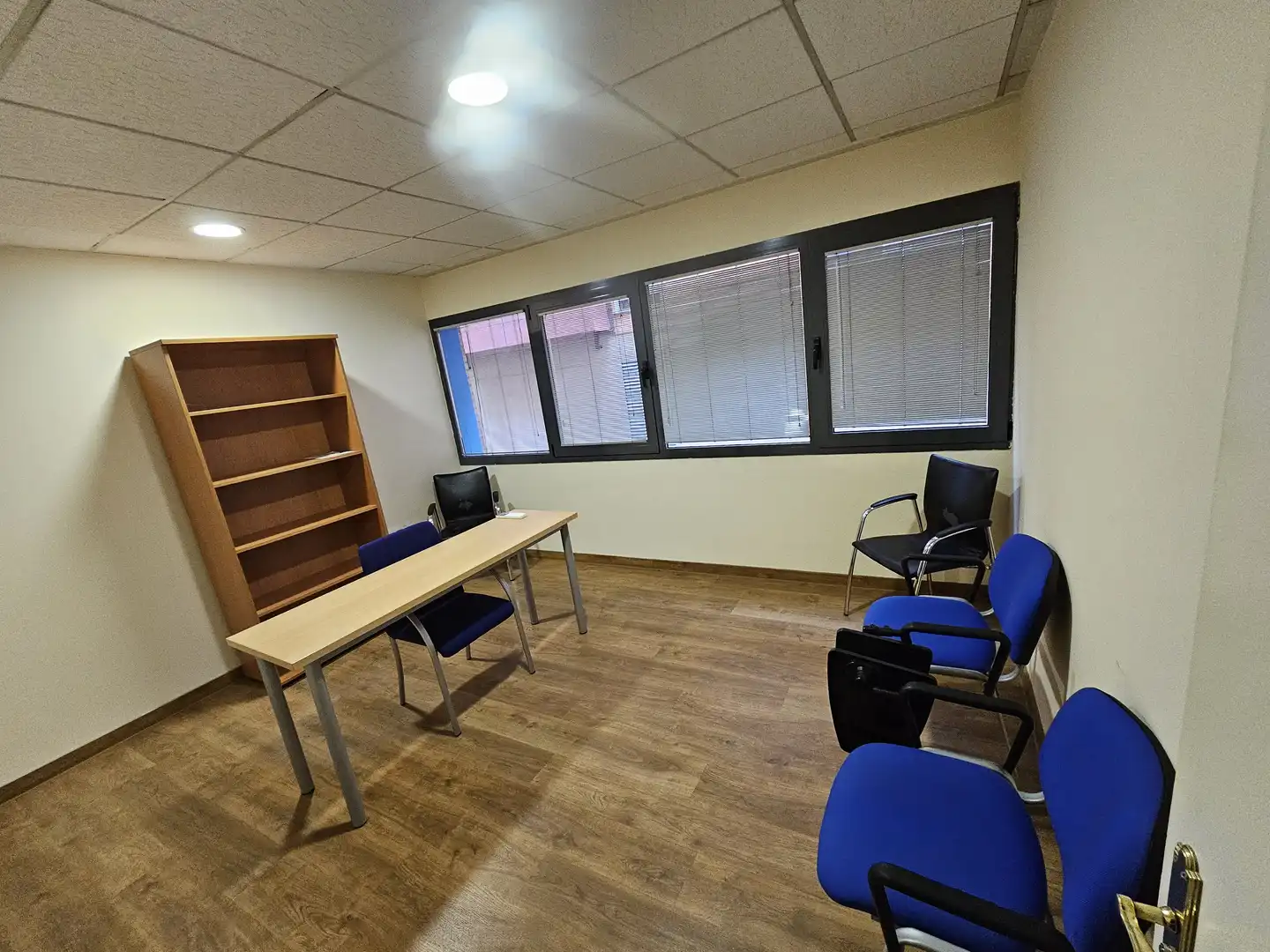 Büro zum Verkauf in Toledo mit Klimaanlage, Heizung und Abstellraum