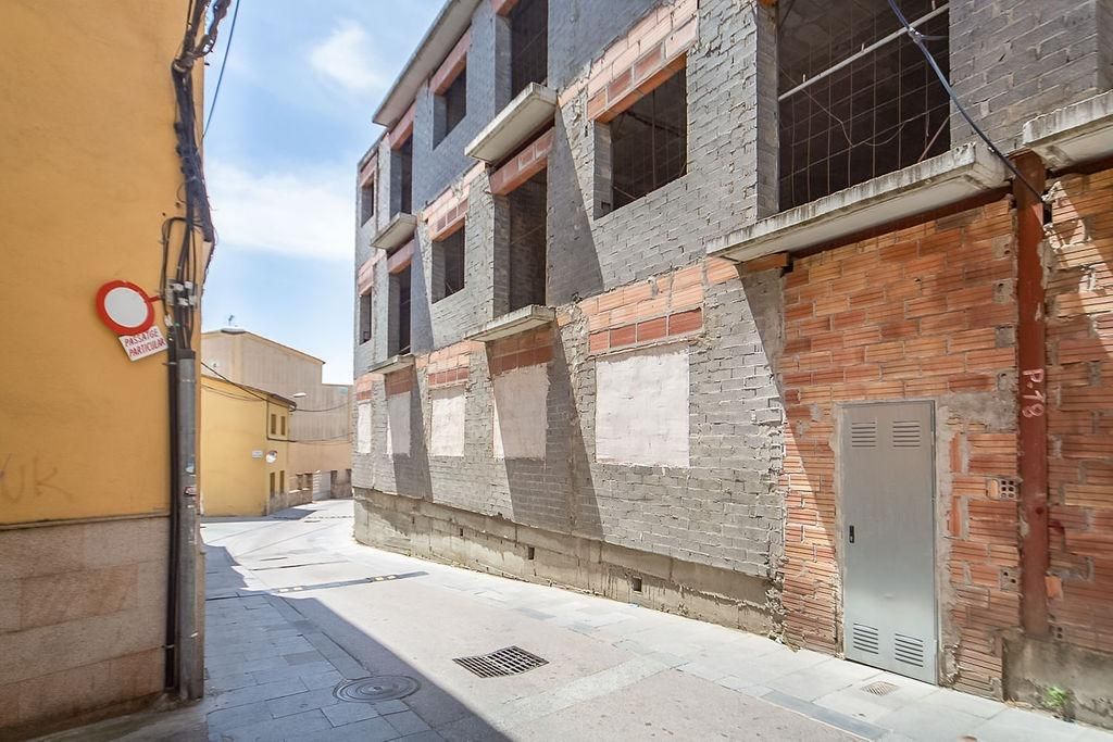 Vista exterior de Edifici en venda en Tordera