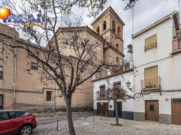 Casa amb balcó en venda a Albaicín
